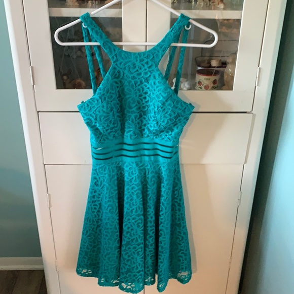 City Studio jr sz 3 lace dress worn once!!! - Picture 2 of 7
